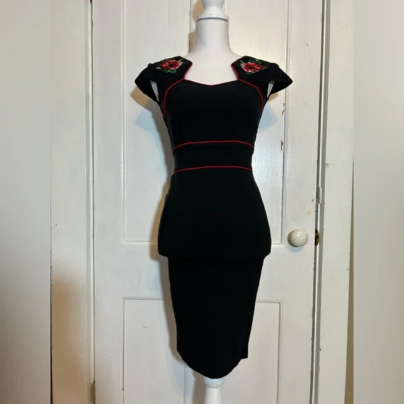 Hell Bunny Vixen Wiggle Dress with Embroidered Hibiscus size XS EUC - Picture 3 of 10